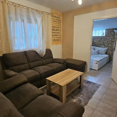 P Stil Apartament Sukošan