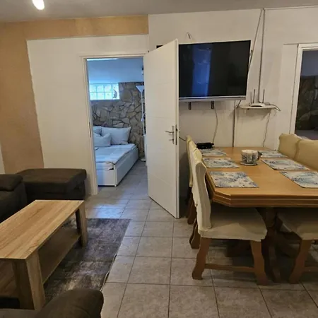 Apartment P Stil Sukosan